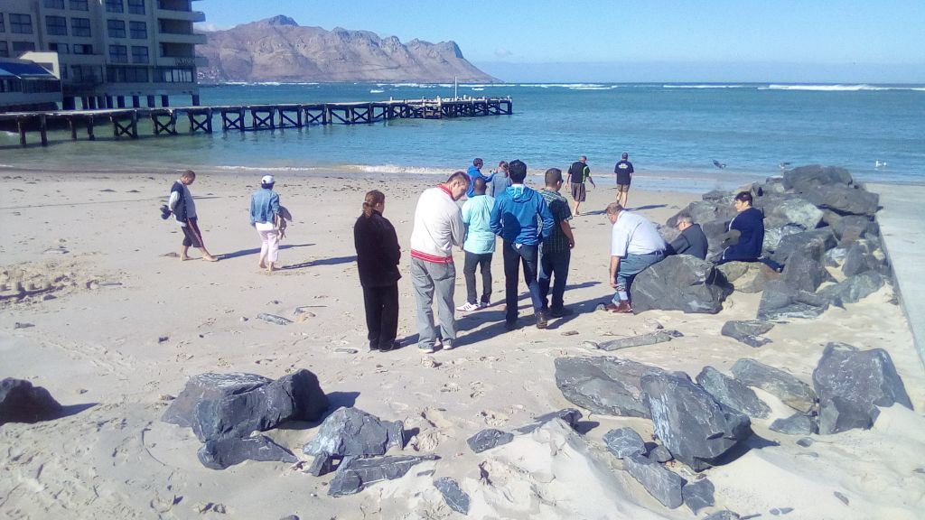 AltaDuToit residents enjoy the beach 1